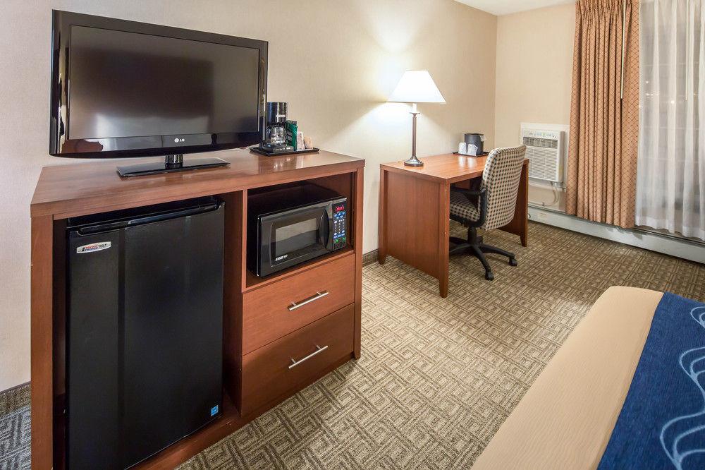 Wingate By Wyndham Anchorage Downtown - Ship Creek Hotel Exterior photo